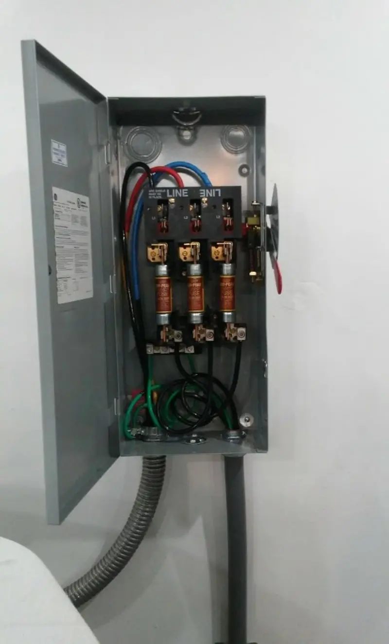 Three-phase disconnect switch installed for Smoke Detector Installation in Brady